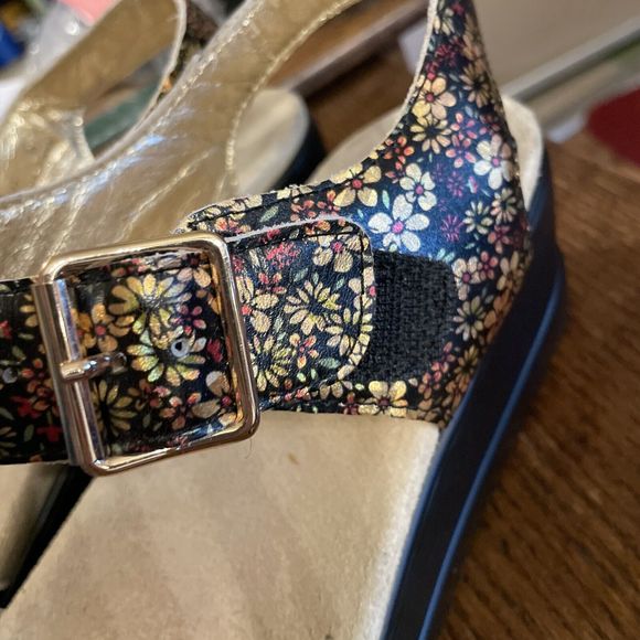 Alegria By PG Lite Sandals Womens 41 Morgyn Strappy Gold Flowery - Picture 5 of 11